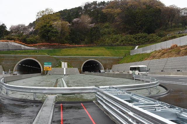 NEXCO中日本：E1A新東名高速道路（海老名南JCT～御殿場JCT）～開通予定時期を2027年度に見直し～